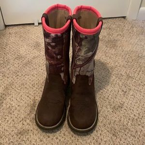 EUC Ariat boots size 7.5